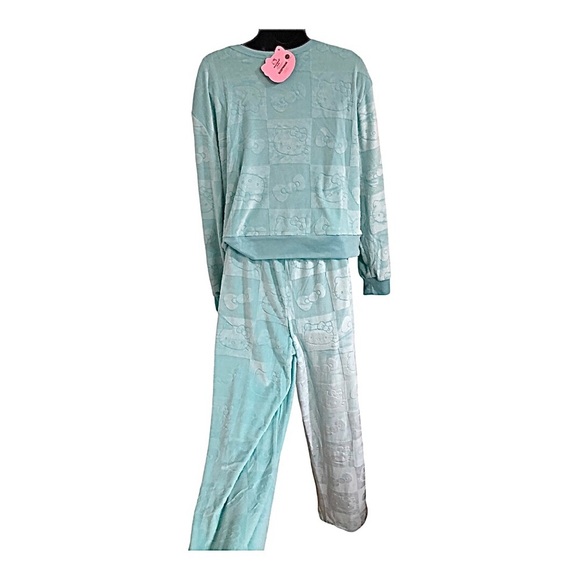Hello Kitty blue velour hello kitty monogram printed top & pant set size large - Picture 8 of 16